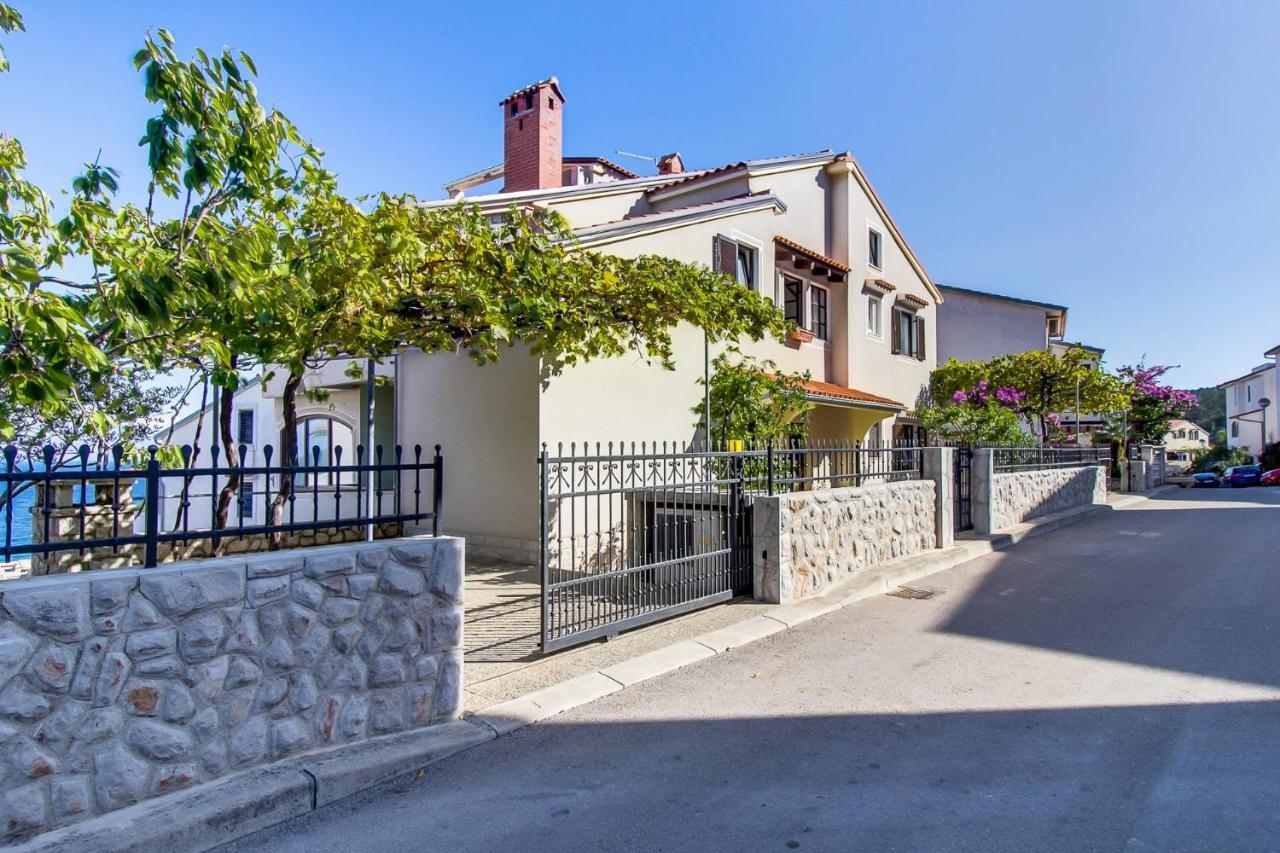 Apartments With A Parking Space Mali Lošinj Kültér fotó